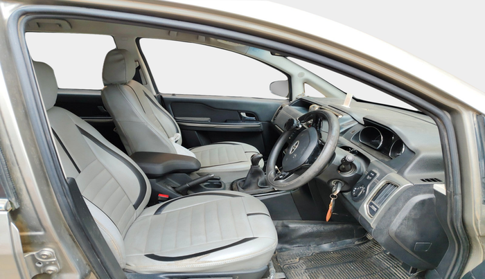 2017 Tata Hexa XM 4X2 7 STR, Diesel, Manual, 1,21,458 km, interior