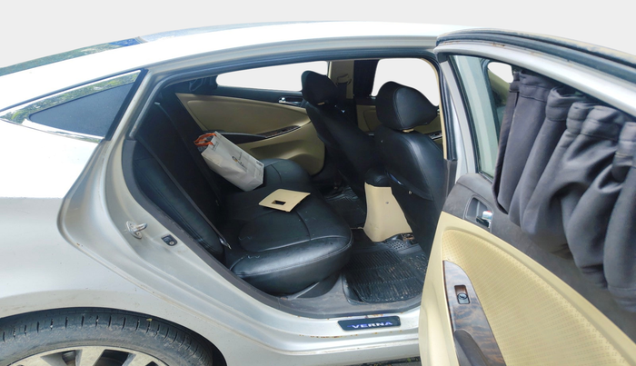 2011 Hyundai Verna FLUIDIC 1.6 CRDI SX, Diesel, Manual, 1,43,192 km, interior