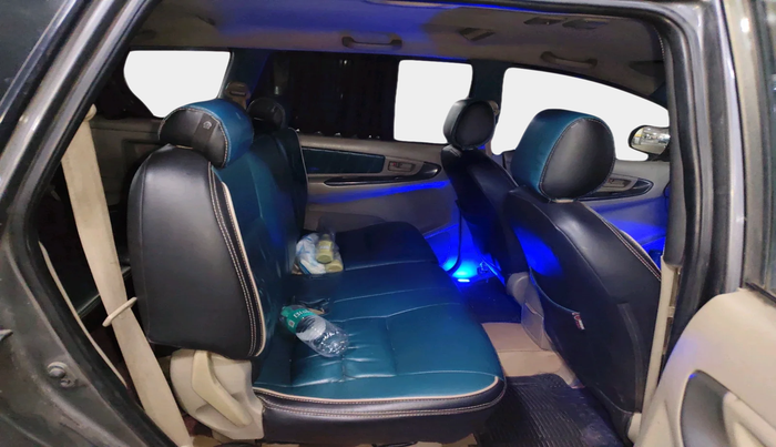 2012 Toyota Innova GX 2.5 8 STR, Diesel, Manual, 1,63,844 km, interior