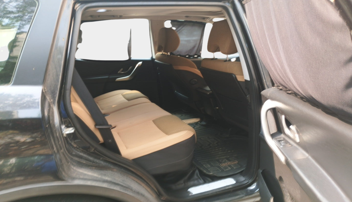 2019 Mahindra XUV500 W9 AT, Diesel, Automatic, 29,979 km, interior