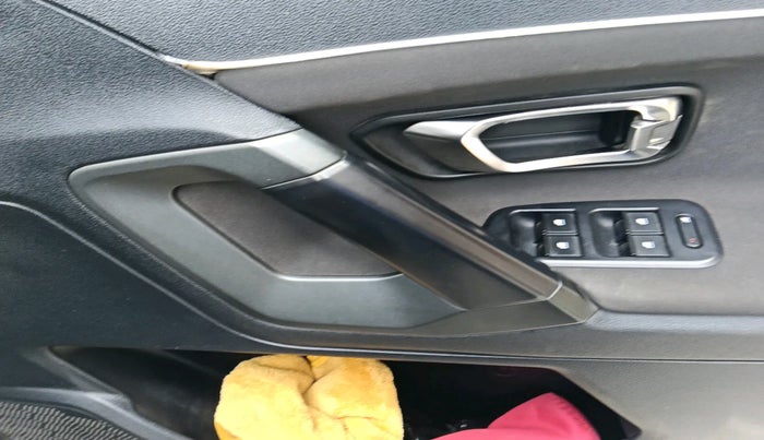 2020 Tata Harrier XT PLUS 2.0L KRYOTEC DARK EDITON, Diesel, Manual, 1,11,598 km, interior