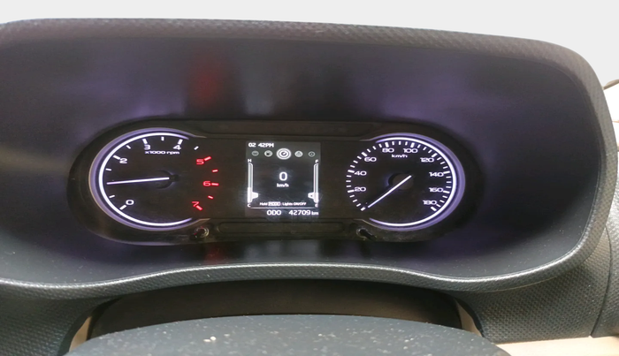 2022 Mahindra BOLERO NEO N 8, Diesel, Manual, 42,709 km, interior