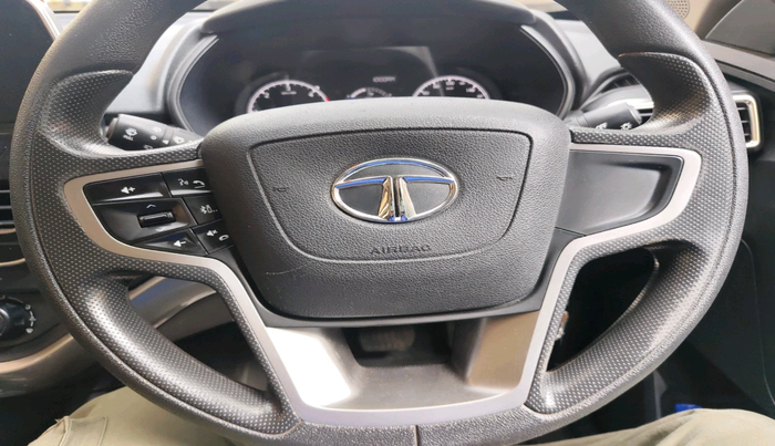2020 Tata Harrier XMA 2.0L KRYOTEC, Diesel, Automatic, 68,234 km, interior