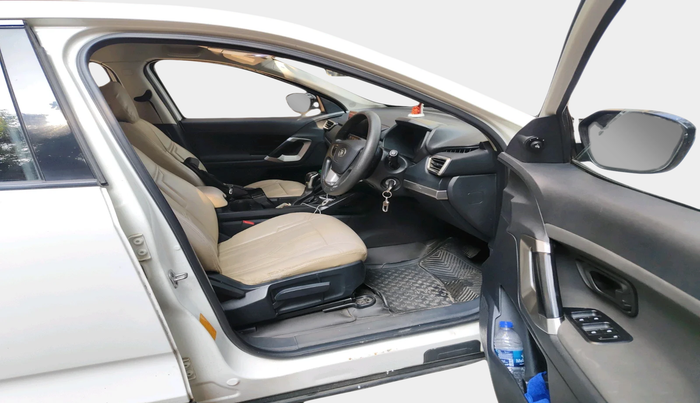 2020 Tata Harrier XMA 2.0L KRYOTEC, Diesel, Automatic, 68,234 km, interior