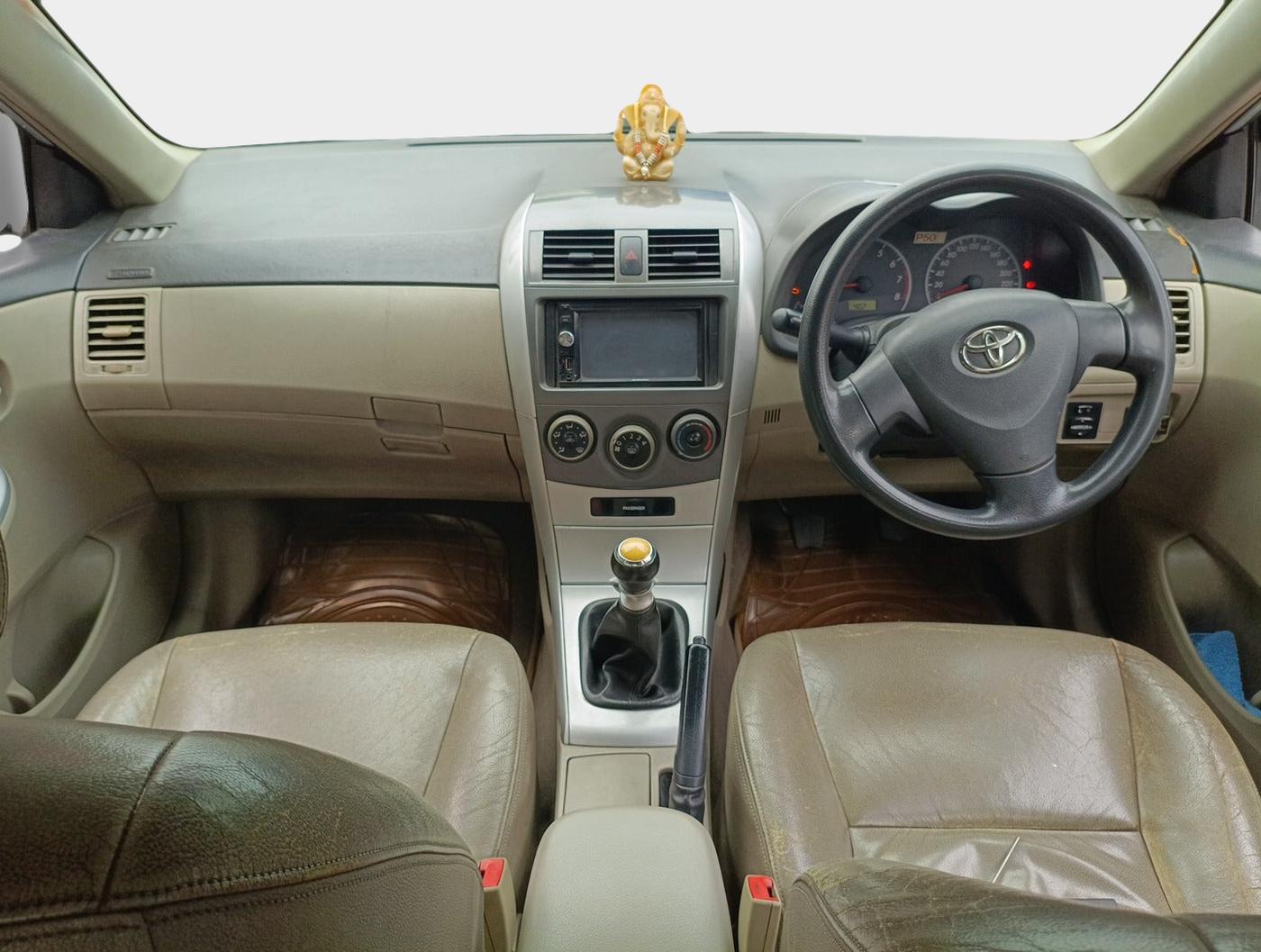 2012 Toyota Corolla Altis AERO LTD PETROL, Petrol, Manual, 1,82,915 km, interior