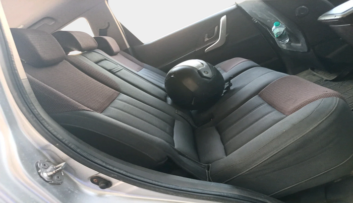 2011 Mahindra XUV500 W6, Diesel, Manual, 1,04,510 km, interior