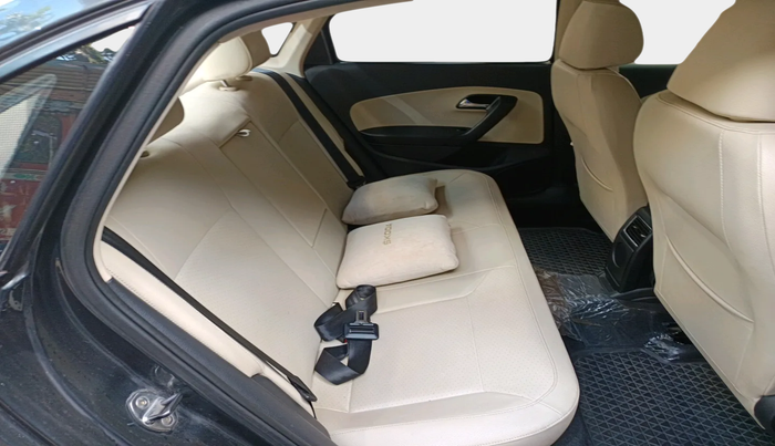 2017 Skoda Rapid STYLE 1.6 MPI AT, Petrol, Automatic, 38,369 km, interior