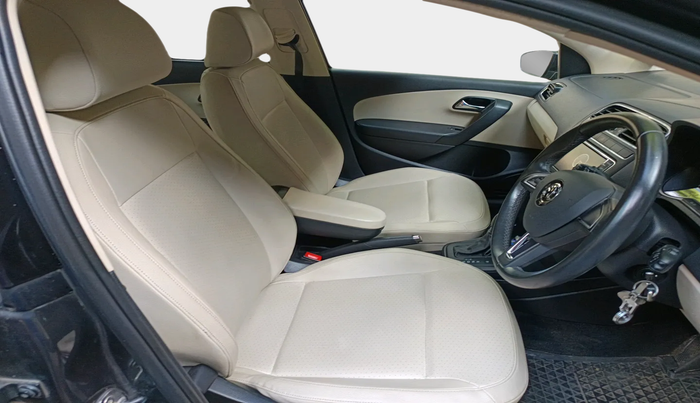 2017 Skoda Rapid STYLE 1.6 MPI AT, Petrol, Automatic, 38,369 km, interior