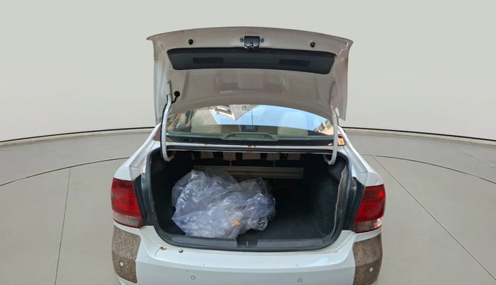 2012 Volkswagen Vento TRENDLINE 1.6, Petrol, Manual, 57,580 km, exterior