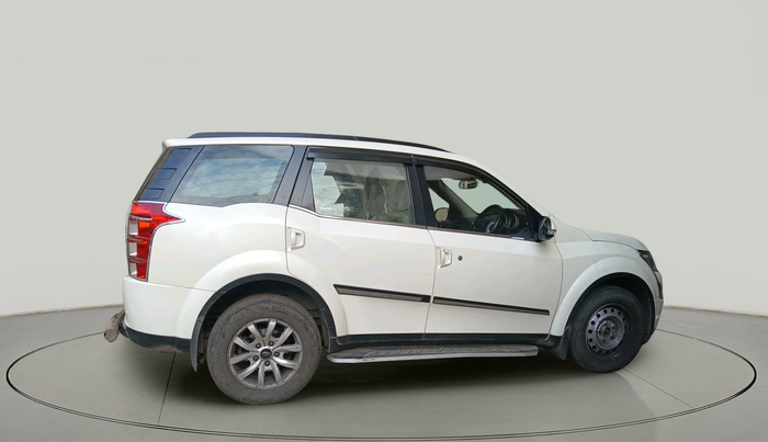 2015 Mahindra XUV500 W10, Diesel, Manual, 1,21,993 km, exterior