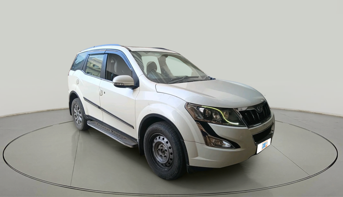 2015 Mahindra XUV500 W10, Diesel, Manual, 1,21,993 km, exterior
