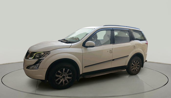 2015 Mahindra XUV500 W10, Diesel, Manual, 1,21,993 km, exterior