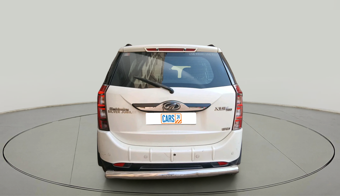 2015 Mahindra XUV500 W10, Diesel, Manual, 1,21,993 km, exterior