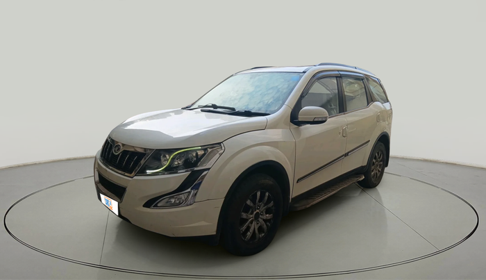 2015 Mahindra XUV500 W10, Diesel, Manual, 1,21,993 km, exterior