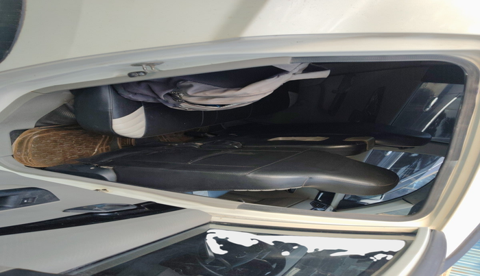 2016 Mahindra Kuv100 K8 D 5 STR, Diesel, Manual, 82,865 km, interior