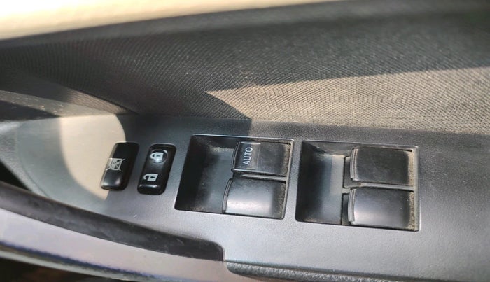 2018 Toyota Corolla Altis G PETROL, Petrol, Manual, 83,994 km, interior