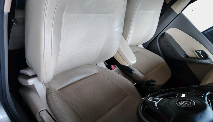 2012 Volkswagen Vento HIGHLINE 1.6 MPI, Petrol, Manual, 48,942 km, interior