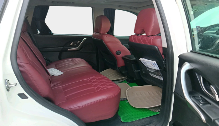 2019 Mahindra XUV500 W9, Diesel, Manual, 79,888 km, interior