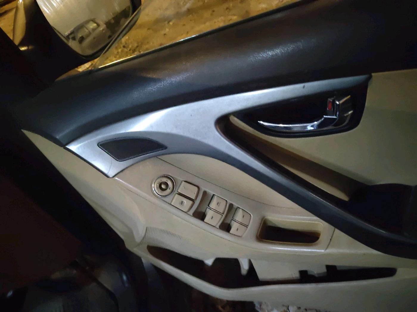 2014 Hyundai New Elantra 1.6 S MT DIESEL, Diesel, Manual, 1,03,000 km, interior