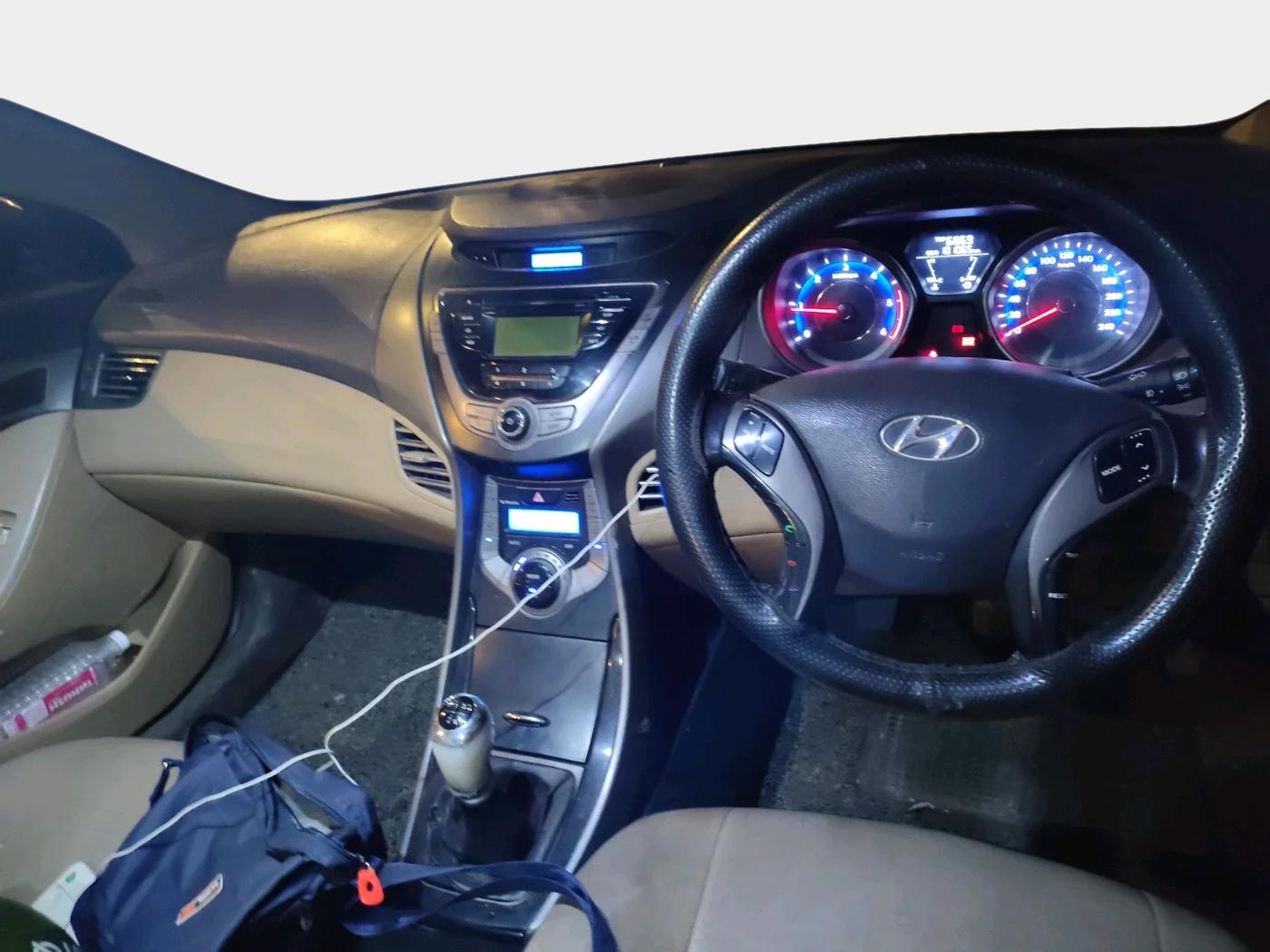 2014 Hyundai New Elantra 1.6 S MT DIESEL, Diesel, Manual, 1,03,000 km, interior