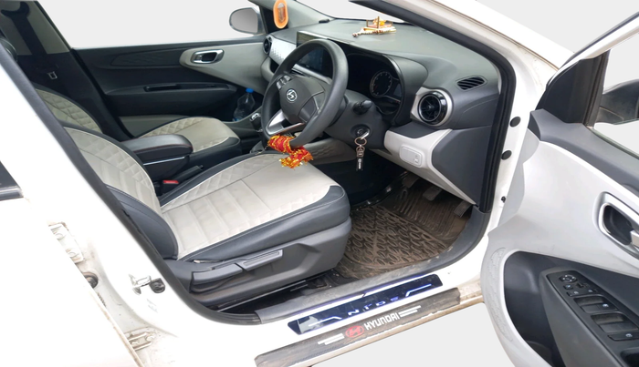 2022 Hyundai GRAND I10 NIOS SPORTZ 1.2 KAPPA VTVT, Petrol, Manual, 27,889 km, interior