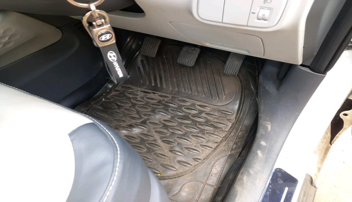 2022 Hyundai GRAND I10 NIOS SPORTZ 1.2 KAPPA VTVT, Petrol, Manual, 27,889 km, interior