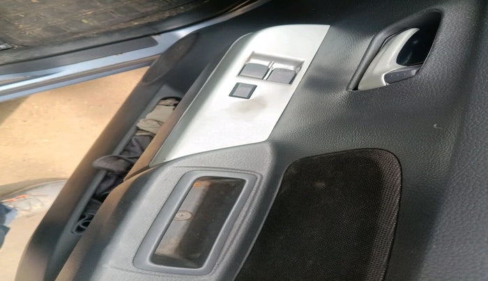 2011 Maruti Wagon R 1.0 LXI, Petrol, Manual, 57,800 km, interior