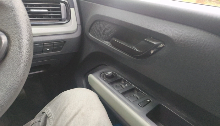 2022 Tata PUNCH ADVENTURE AMT, Petrol, Automatic, 14,037 km, interior