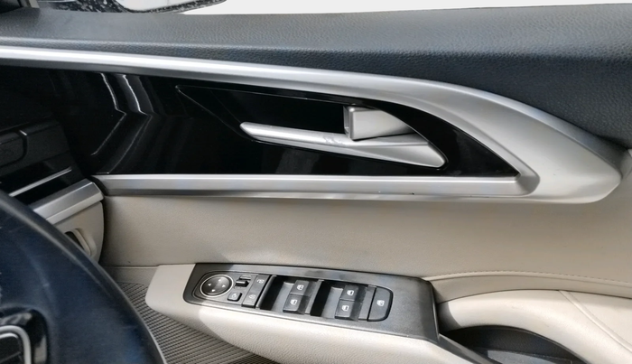 2022 KIA CARENS LUXURY PLUS 1.4 PETROL DCT 6 STR, Petrol, Automatic, 40,572 km, interior