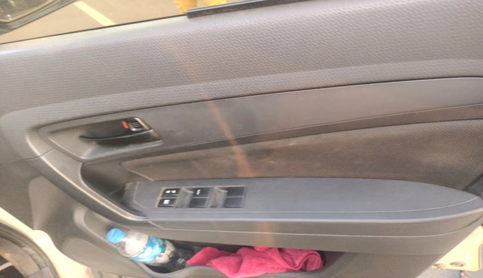 2016 Maruti Vitara Brezza VDI, Diesel, Manual, 1,18,323 km, interior