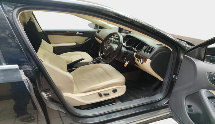 2015 Volkswagen Jetta HIGHLINE TDI AT, Diesel, Automatic, 1,61,866 km, interior