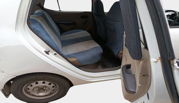 2011 Hyundai i10 ERA 1.1, Petrol, Manual, 1,18,392 km, interior