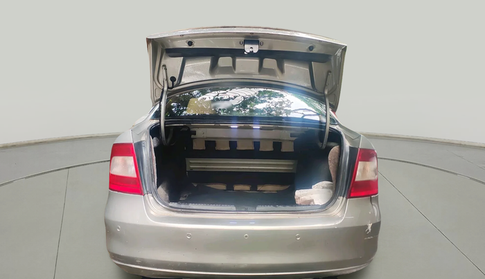 2012 Skoda Rapid ELEGANCE 1.6 TDI CR MT, Diesel, Manual, 1,20,282 km, exterior