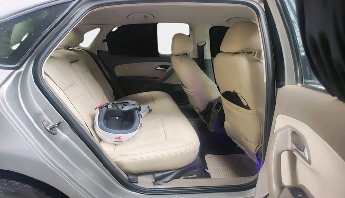 2012 Skoda Rapid ELEGANCE 1.6 TDI CR MT, Diesel, Manual, 1,20,282 km, interior