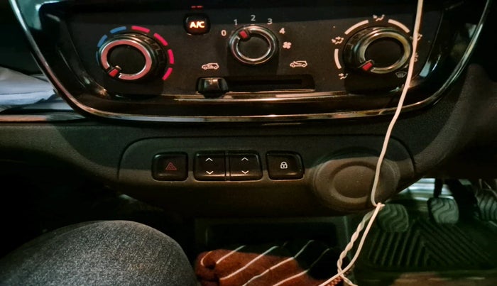 2016 Renault Kwid RXT 0.8, Petrol, Manual, 31,193 km, interior