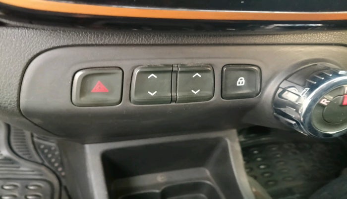 2018 Renault Kwid CLIMBER 1.0 AMT, Petrol, Automatic, 38,978 km, interior