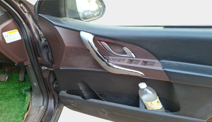 2012 Mahindra XUV500 W8, Diesel, Manual, 1,64,850 km, interior