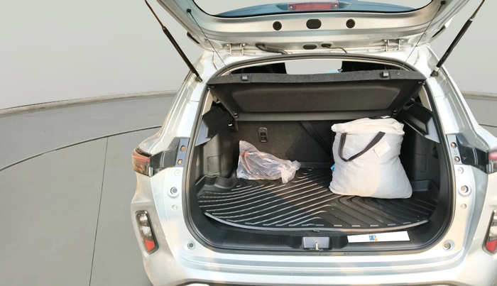 2024 Maruti Grand Vitara ALPHA SMART HYBRID AT, Petrol, Automatic, 3,515 km, exterior