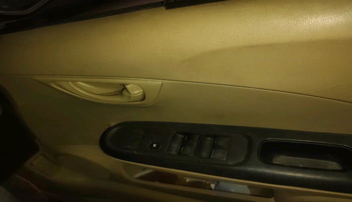 2014 Honda Amaze 1.2L I-VTEC EX, Petrol, Manual, 1,24,702 km, interior