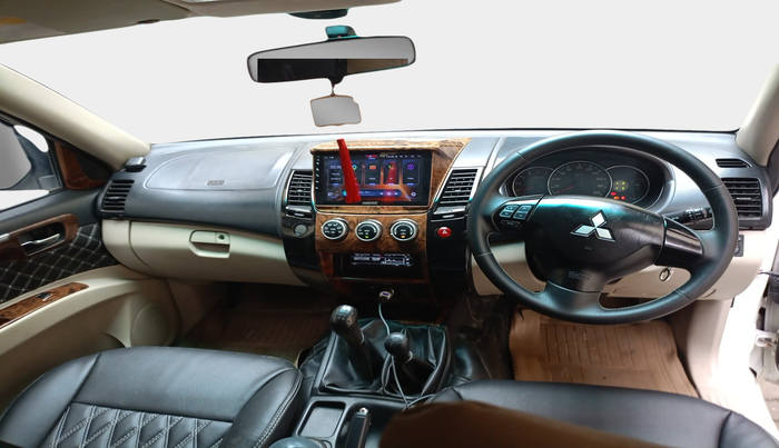 2012 Mitsubishi Pajero Sport 2.5 MT 4X4, Diesel, Manual, 89,616 km, interior