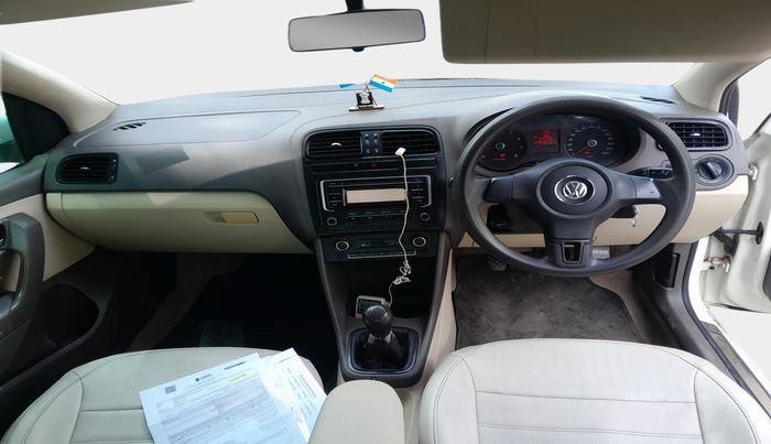 2014 Volkswagen Vento COMFORTLINE 1.6, Petrol, Manual, 2,77,771 km, interior