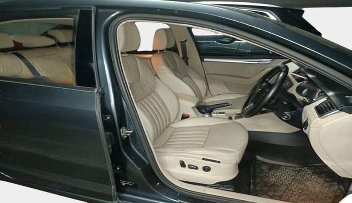 2019 Skoda Octavia STYLE 1.8 TSI AT, Petrol, Automatic, 64,875 km, interior