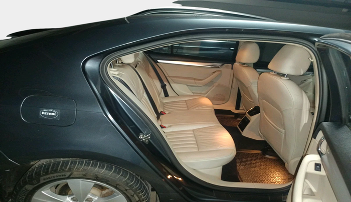 2019 Skoda Octavia STYLE 1.8 TSI AT, Petrol, Automatic, 64,875 km, interior