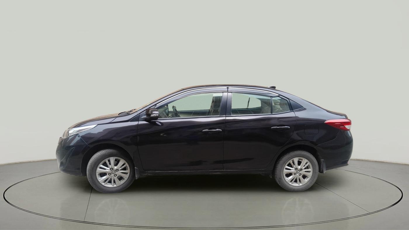 2018 Toyota YARIS V CVT, Petrol, Automatic, 61,810 km, exterior