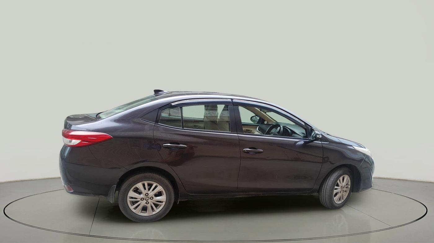 2018 Toyota YARIS V CVT, Petrol, Automatic, 61,810 km, exterior