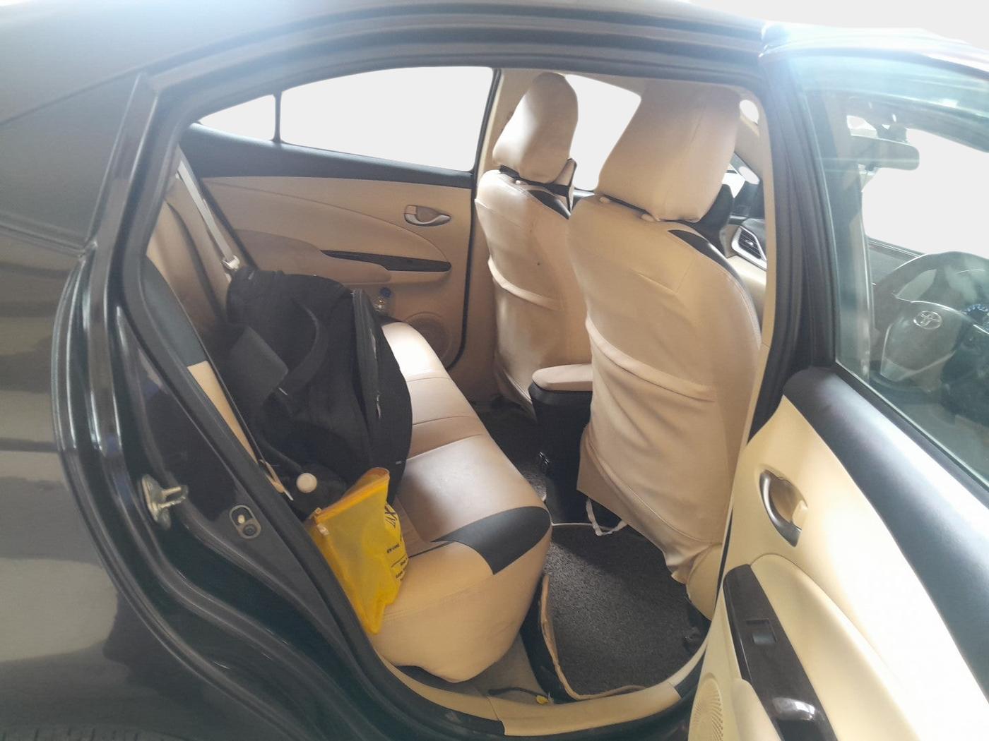 2018 Toyota YARIS V CVT, Petrol, Automatic, 61,810 km, interior