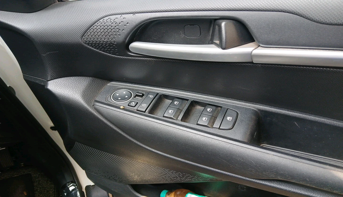 2021 KIA SONET HTK PLUS 1.2, Petrol, Manual, 18,888 km, interior