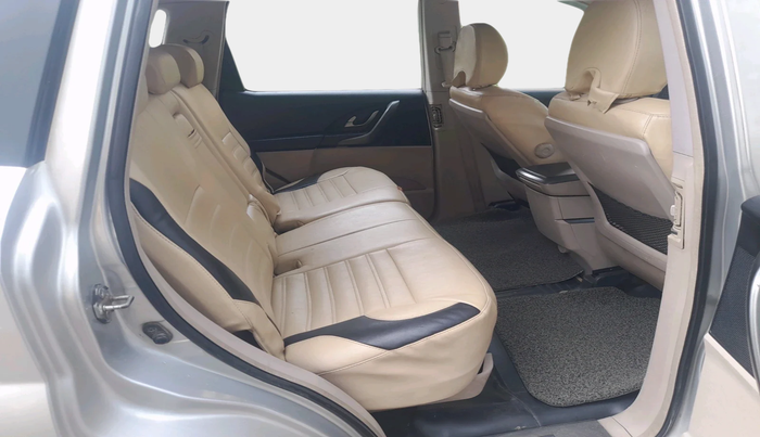 2016 Mahindra XUV500 W6, Diesel, Manual, 98,089 km, interior