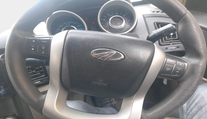 2016 Mahindra XUV500 W6, Diesel, Manual, 98,089 km, interior