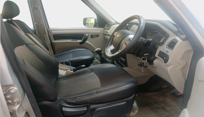 2018 Mahindra Scorpio S11 2WD, Diesel, Manual, 1,08,926 km, interior